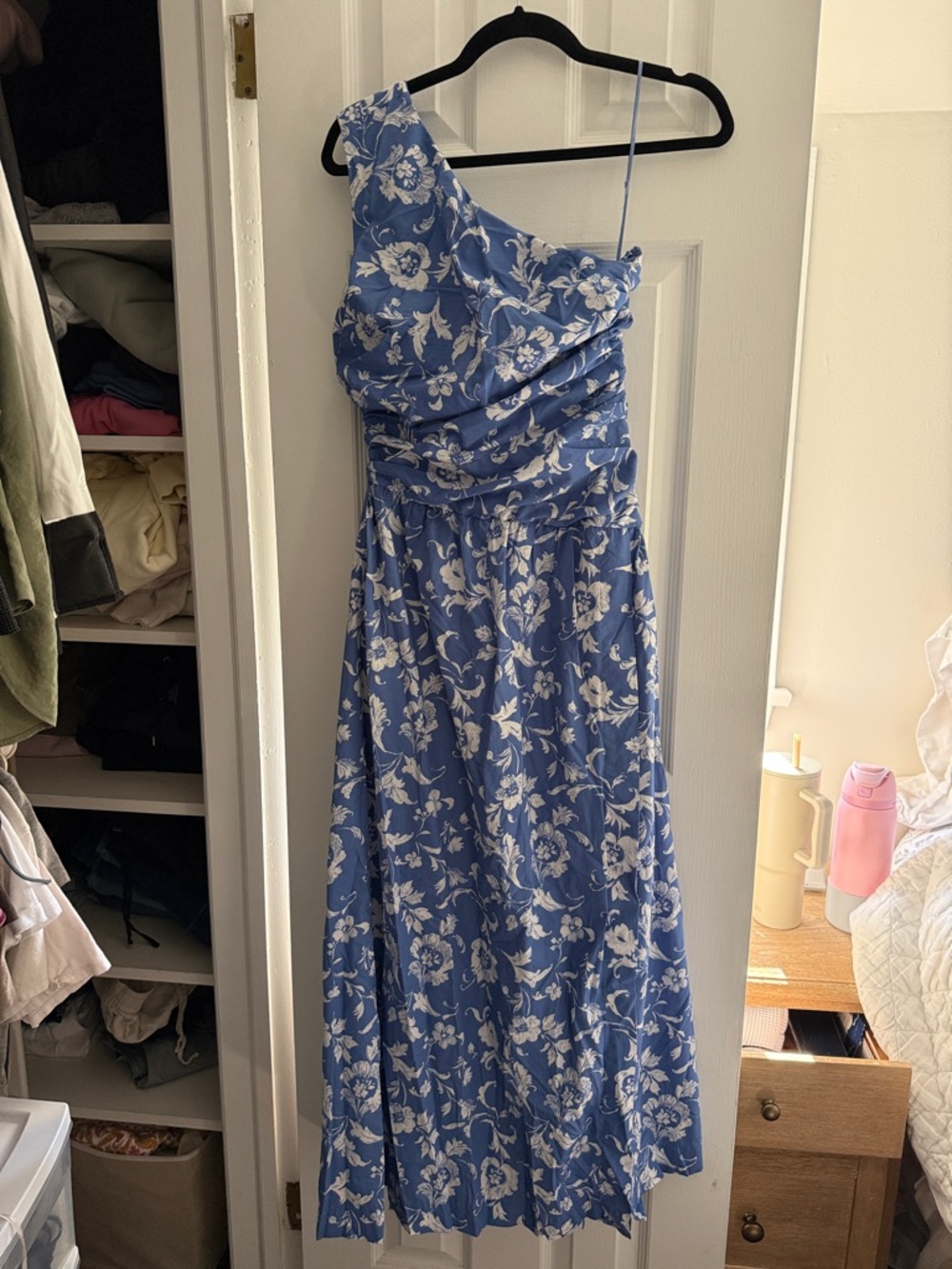 Abercrombie & Fitch Blue and White One-Shoulder Floral Dress